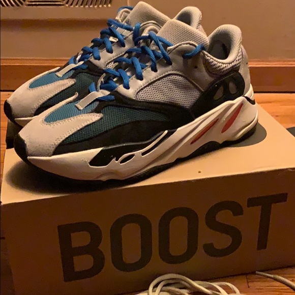 yeezy boost 700 size 8